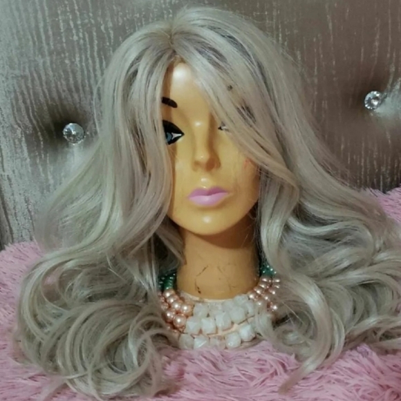 Jefree star make up bundle plus wig. - Picture 2 of 10